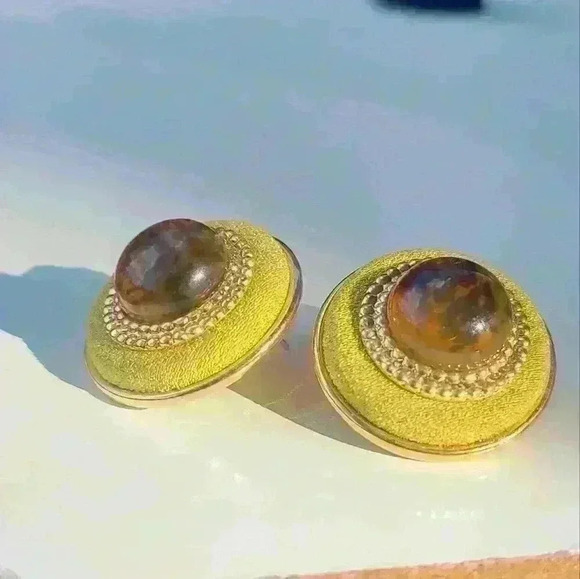 Vintage avocado color fabric earrings buttons in Gold-toned - Picture 1 of 17